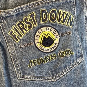 Vintage 90’s First Down Jean Shorts. 34” waist. 13.5” inseam. L109